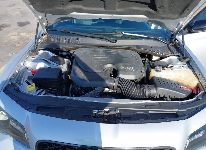 Photo 10 of 2020 Chrysler 300 TOURING (VIN 2C3CCAAG7LH181530)