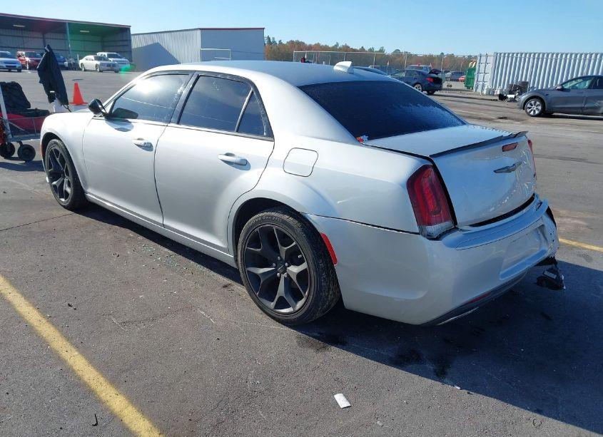 Photo 3 of 2020 Chrysler 300 TOURING (VIN 2C3CCAAG7LH181530)