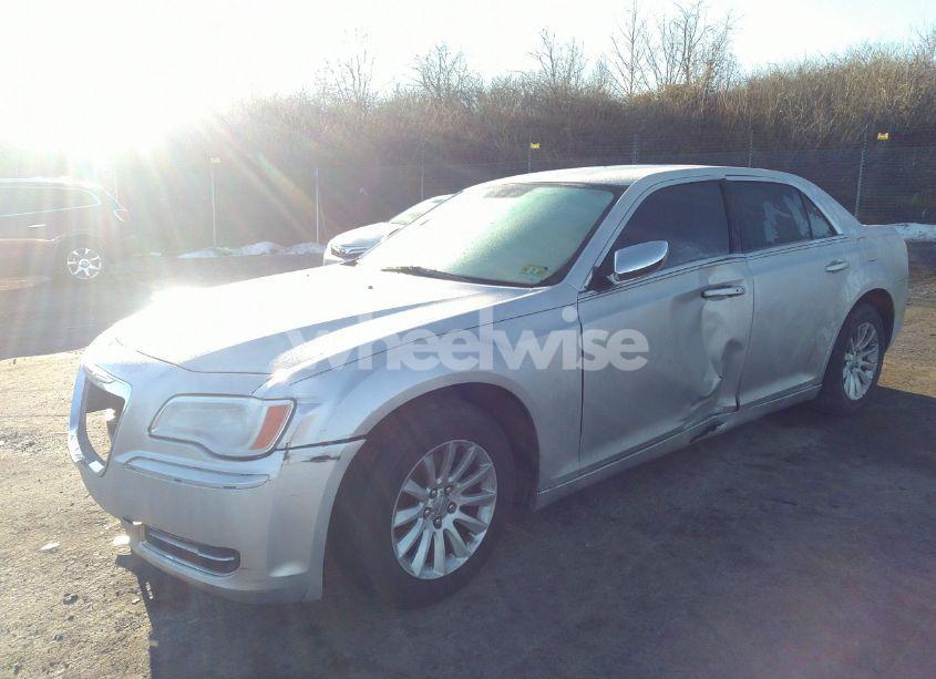 Photo 2 of 2012 Chrysler 300 (VIN 2C3CCAAG8CH113639)