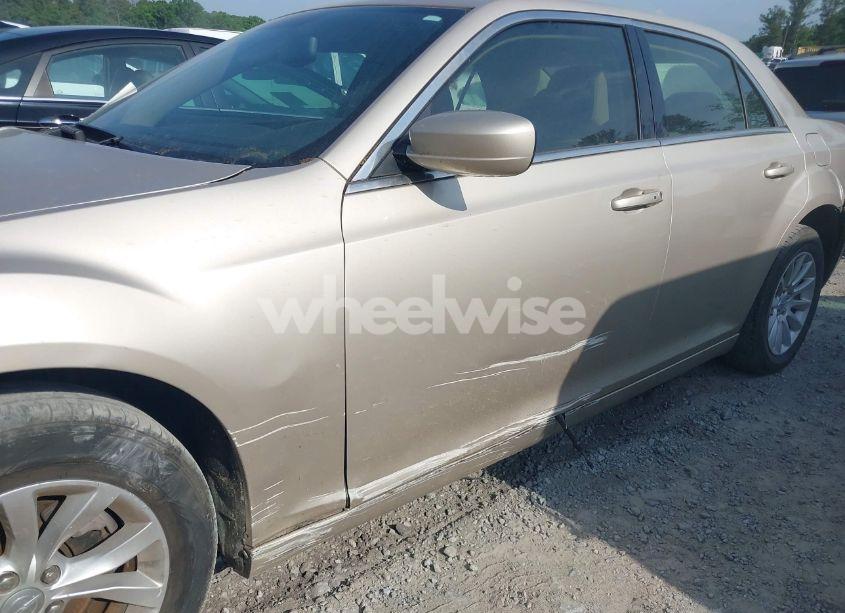 Photo 6 of 2012 Chrysler 300 (VIN 2C3CCAAG8CH261449)