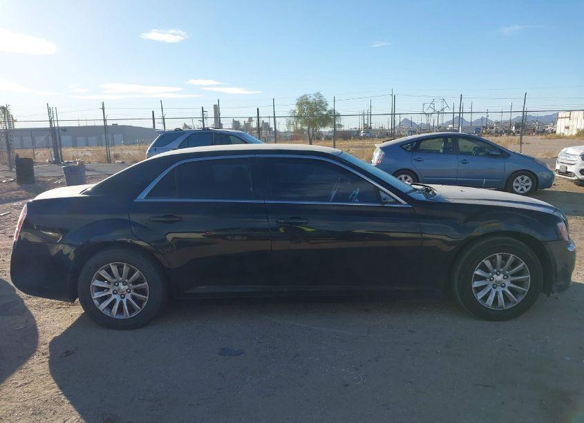 Photo 13 of 2013 Chrysler 300 MOTOWN (VIN 2C3CCAAG8DH569268)