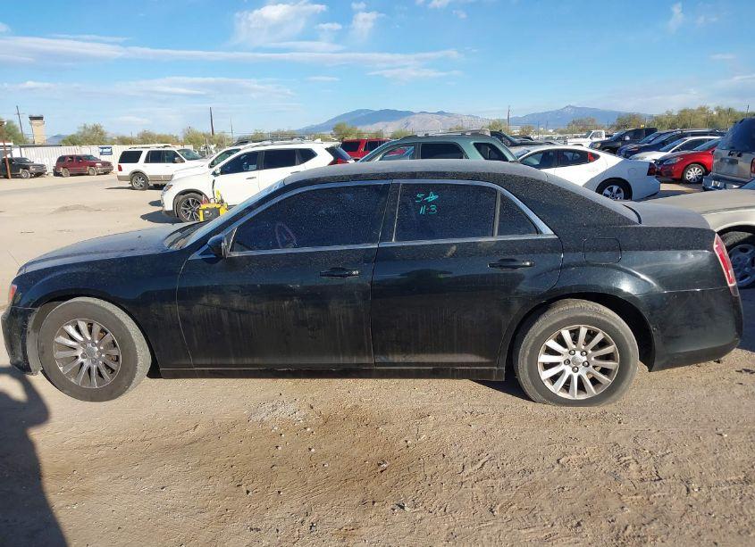 Photo 14 of 2013 Chrysler 300 MOTOWN (VIN 2C3CCAAG8DH569268)