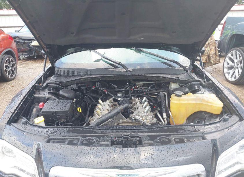 Photo 10 of 2013 Chrysler 300 MOTOWN (VIN 2C3CCAAG8DH588595)