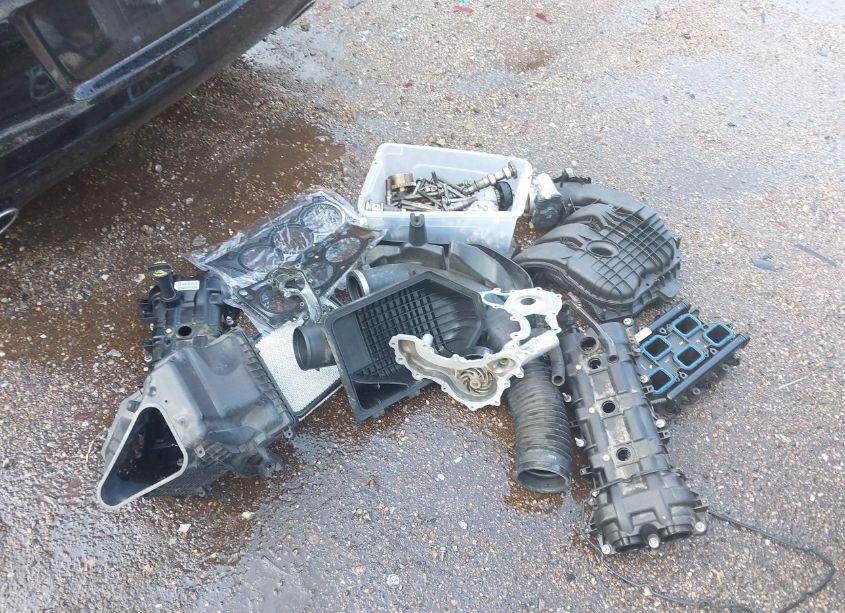 Photo 12 of 2013 Chrysler 300 MOTOWN (VIN 2C3CCAAG8DH588595)