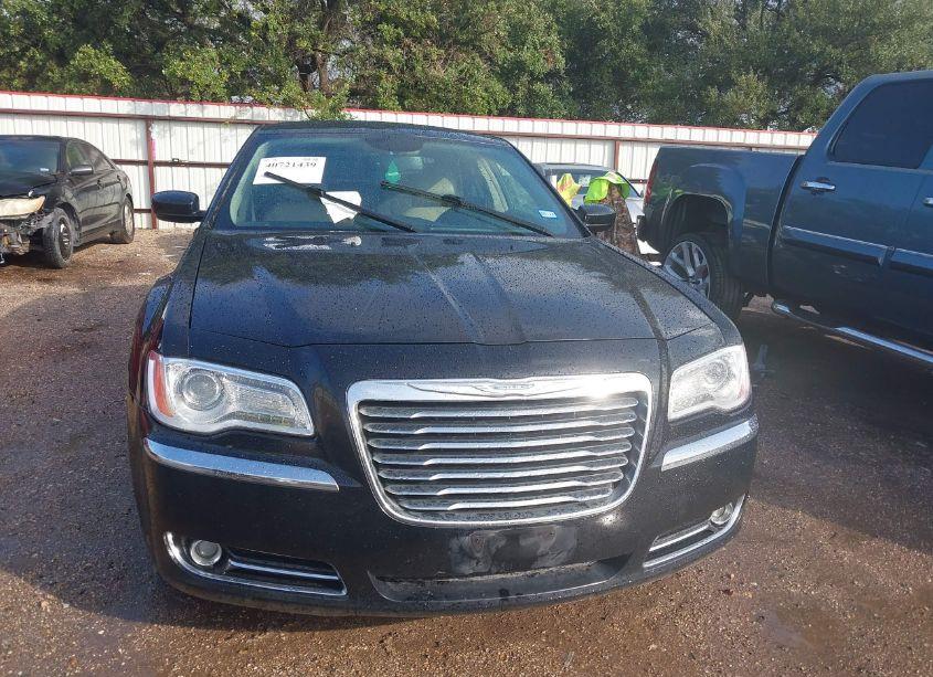 Photo 13 of 2013 Chrysler 300 MOTOWN (VIN 2C3CCAAG8DH588595)