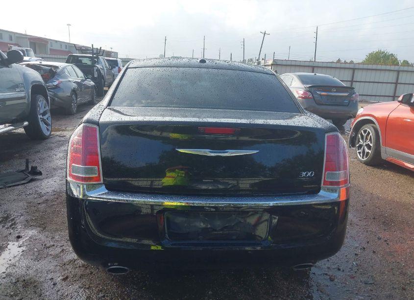 Photo 17 of 2013 Chrysler 300 MOTOWN (VIN 2C3CCAAG8DH588595)