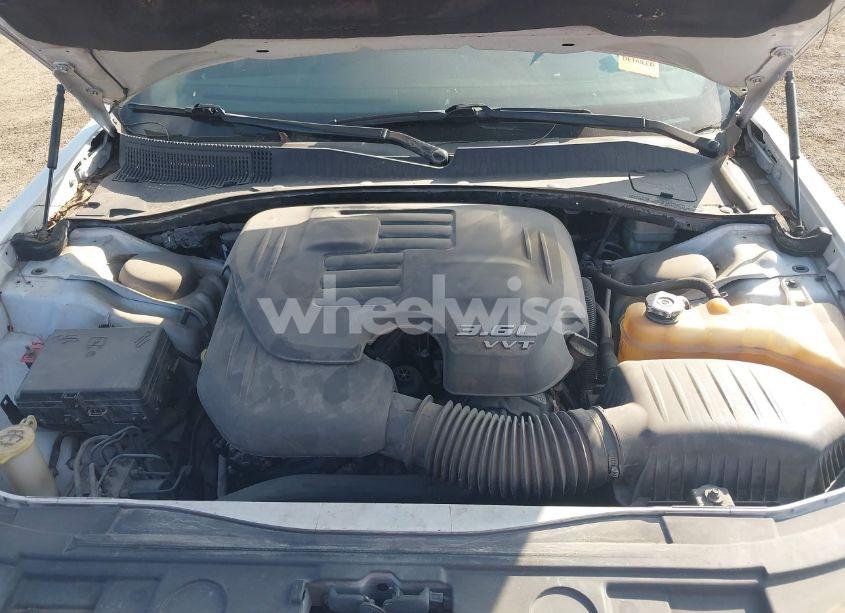 Photo 10 of 2013 Chrysler 300 MOTOWN (VIN 2C3CCAAG8DH599354)