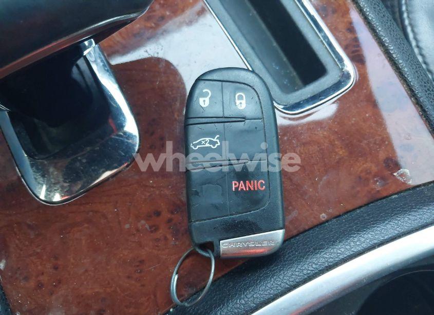 Photo 11 of 2013 Chrysler 300 MOTOWN (VIN 2C3CCAAG8DH599354)