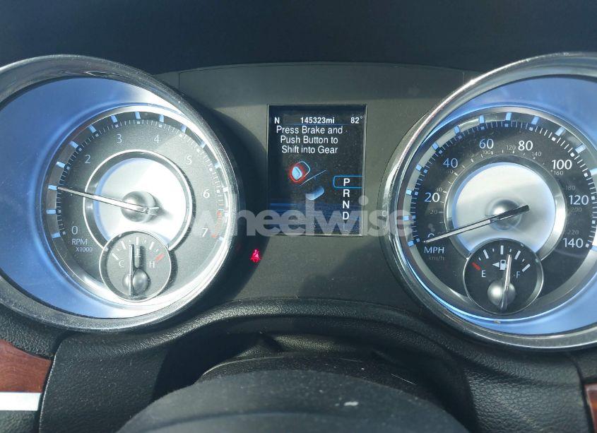 Photo 7 of 2013 Chrysler 300 MOTOWN (VIN 2C3CCAAG8DH599354)