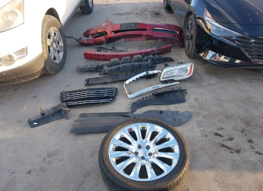 Photo 12 of 2013 Chrysler 300 MOTOWN (VIN 2C3CCAAG8DH698465)