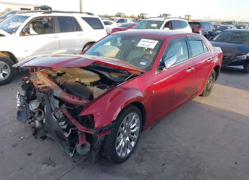 Photo 2 of 2013 Chrysler 300 MOTOWN (VIN 2C3CCAAG8DH698465)