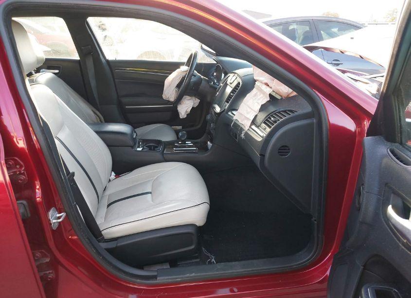 Photo 5 of 2013 Chrysler 300 MOTOWN (VIN 2C3CCAAG8DH698465)