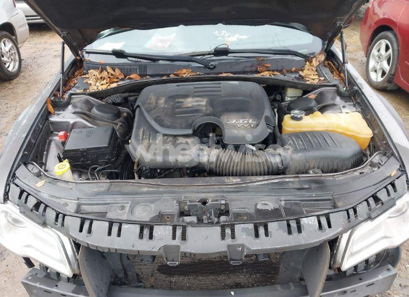 Photo 10 of 2013 Chrysler 300 MOTOWN (VIN 2C3CCAAG8DH722845)