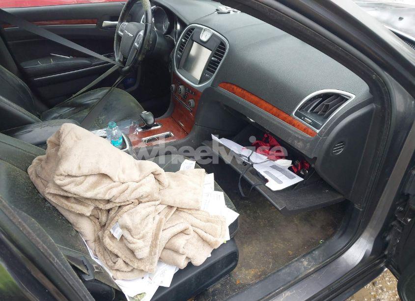 Photo 5 of 2013 Chrysler 300 MOTOWN (VIN 2C3CCAAG8DH722845)