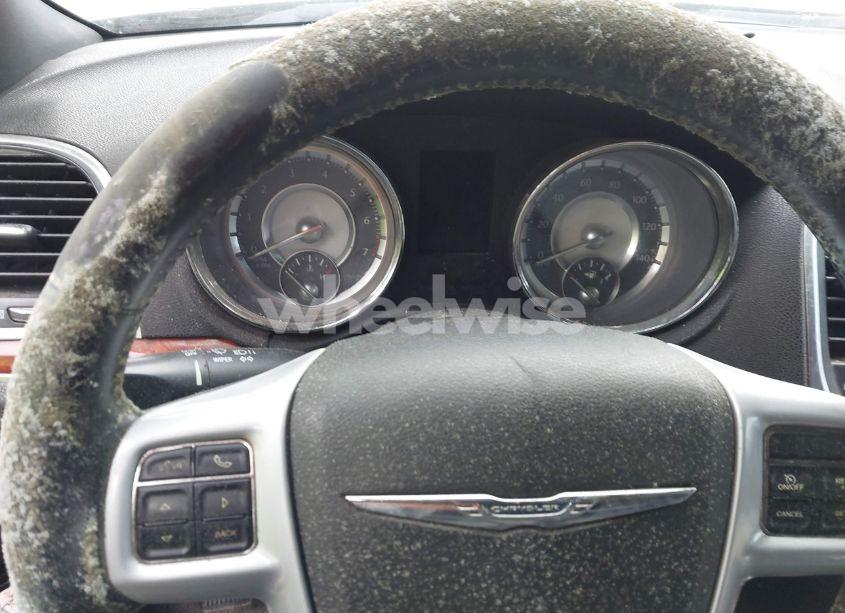 Photo 7 of 2013 Chrysler 300 MOTOWN (VIN 2C3CCAAG8DH722845)