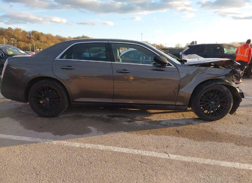 Photo 14 of 2013 Chrysler 300 MOTOWN (VIN 2C3CCAAG8DH731996)