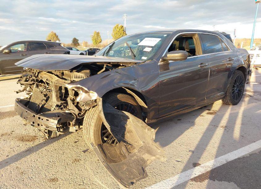 Photo 2 of 2013 Chrysler 300 MOTOWN (VIN 2C3CCAAG8DH731996)