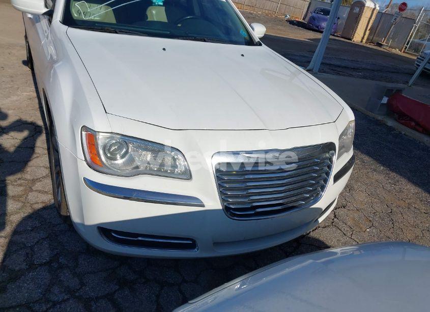 Photo 13 of 2014 Chrysler 300 (VIN 2C3CCAAG8EH288654)