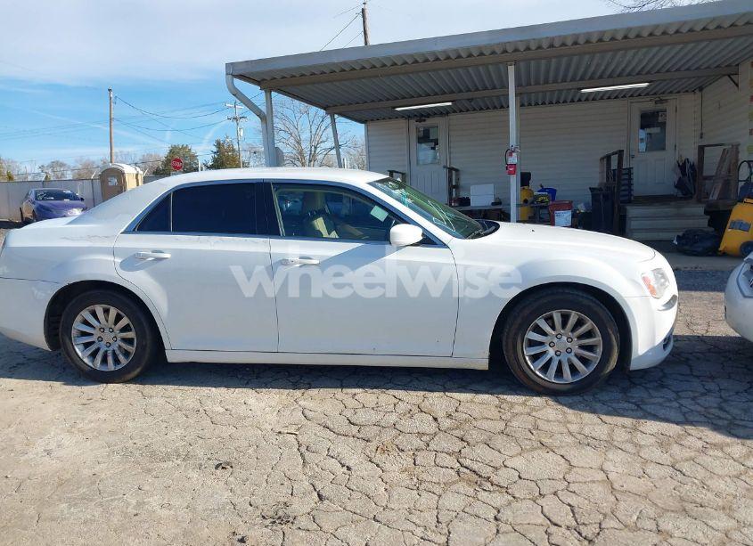 Photo 14 of 2014 Chrysler 300 (VIN 2C3CCAAG8EH288654)