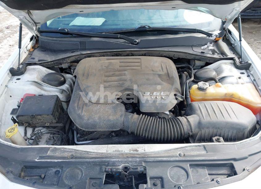 Photo 10 of 2015 Chrysler 300 LIMITED (VIN 2C3CCAAG8FH780666)