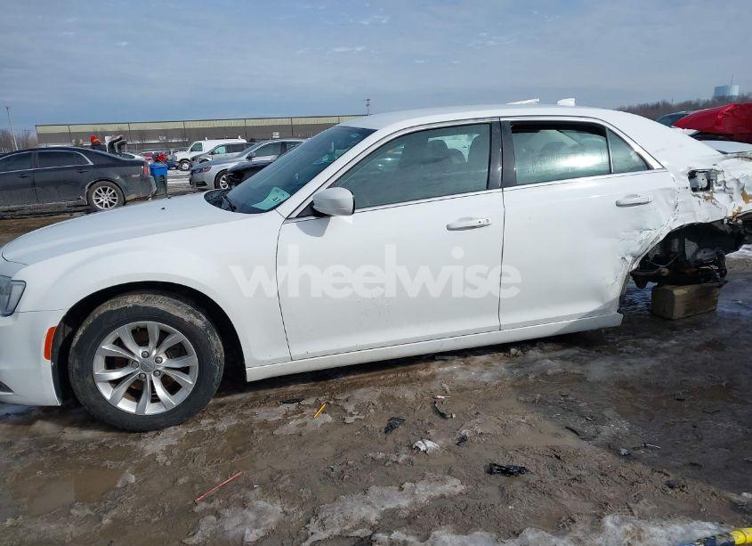 Photo 15 of 2015 Chrysler 300 LIMITED (VIN 2C3CCAAG8FH780666)