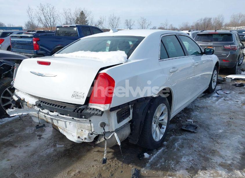 Photo 4 of 2015 Chrysler 300 LIMITED (VIN 2C3CCAAG8FH780666)