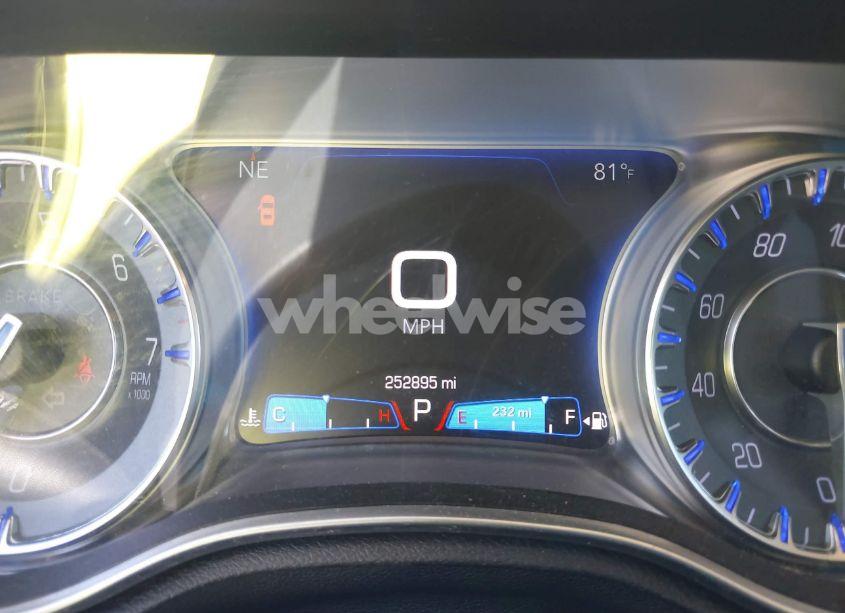 Photo 15 of 2015 Chrysler 300 LIMITED (VIN 2C3CCAAG8FH920862)