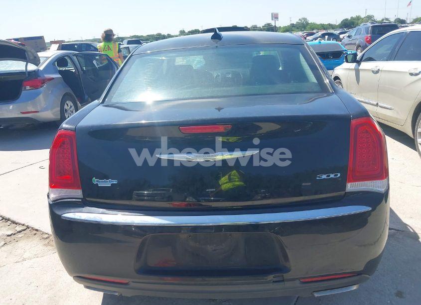 Photo 16 of 2015 Chrysler 300 LIMITED (VIN 2C3CCAAG8FH920862)