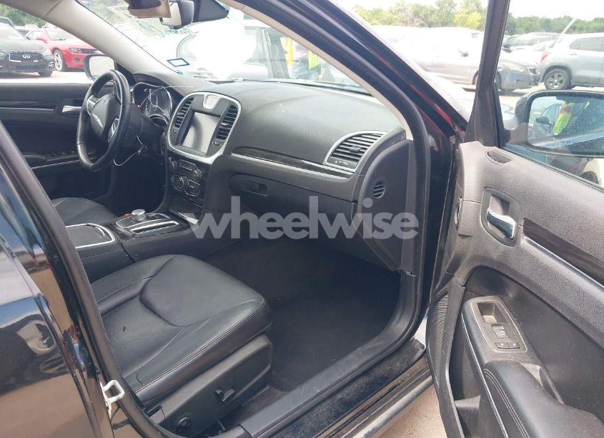 Photo 5 of 2015 Chrysler 300 LIMITED (VIN 2C3CCAAG8FH920862)