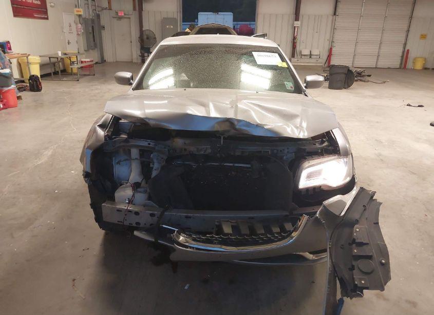 Photo 13 of 2016 Chrysler 300 LIMITED (VIN 2C3CCAAG8GH181350)