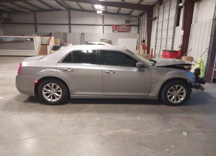 Photo 14 of 2016 Chrysler 300 LIMITED (VIN 2C3CCAAG8GH181350)