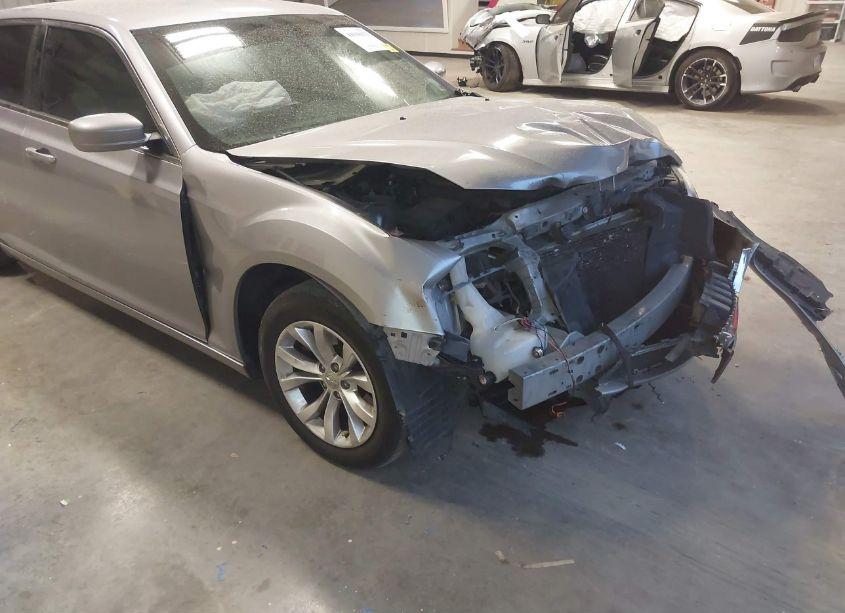 Photo 6 of 2016 Chrysler 300 LIMITED (VIN 2C3CCAAG8GH181350)