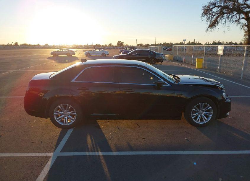 Photo 13 of 2016 Chrysler 300 LIMITED (VIN 2C3CCAAG8GH252871)