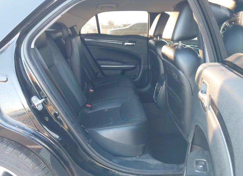 Photo 8 of 2016 Chrysler 300 LIMITED (VIN 2C3CCAAG8GH252871)