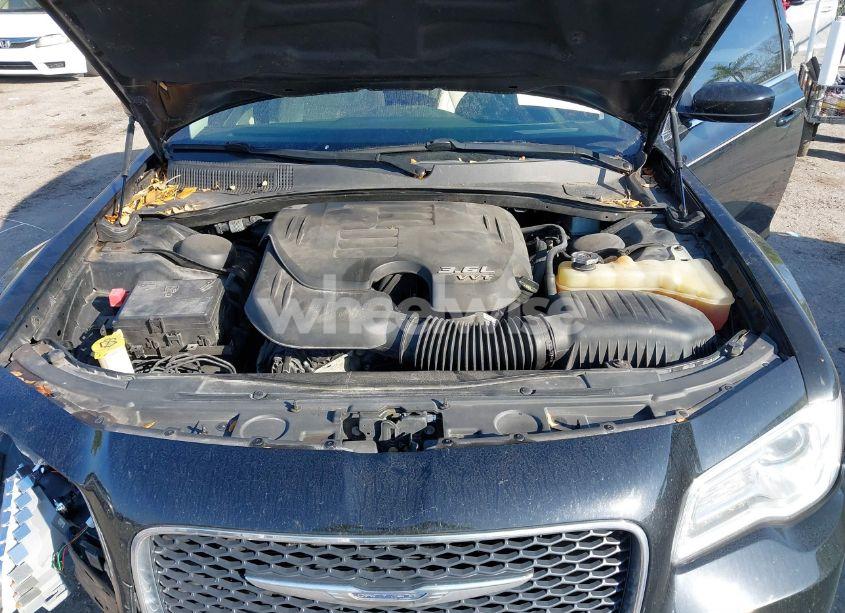 Photo 10 of 2016 Chrysler 300 LIMITED (VIN 2C3CCAAG8GH311160)