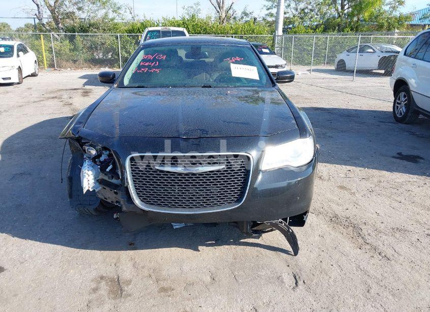 Photo 12 of 2016 Chrysler 300 LIMITED (VIN 2C3CCAAG8GH311160)