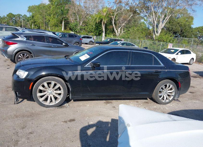 Photo 14 of 2016 Chrysler 300 LIMITED (VIN 2C3CCAAG8GH311160)