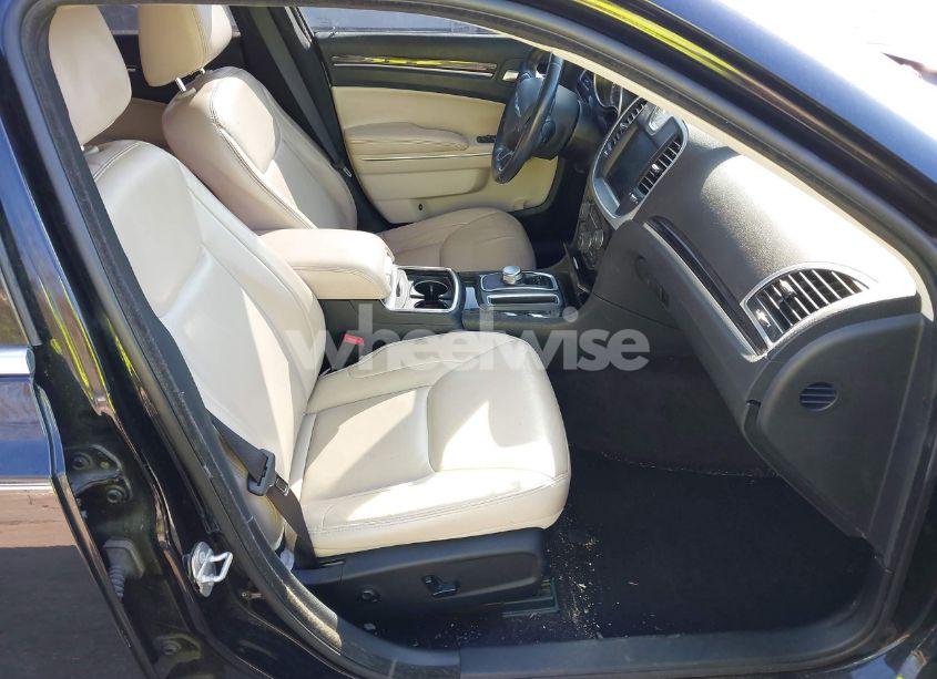 Photo 5 of 2016 Chrysler 300 LIMITED (VIN 2C3CCAAG8GH311160)