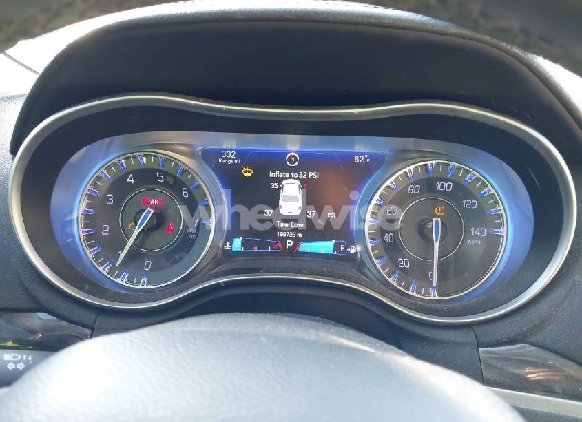 Photo 7 of 2016 Chrysler 300 LIMITED (VIN 2C3CCAAG8GH311160)