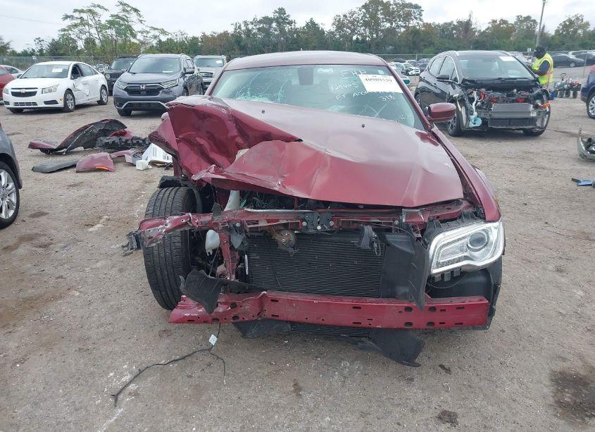 Photo 12 of 2019 Chrysler 300 TOURING (VIN 2C3CCAAG8KH628896)