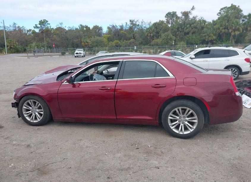 Photo 14 of 2019 Chrysler 300 TOURING (VIN 2C3CCAAG8KH628896)