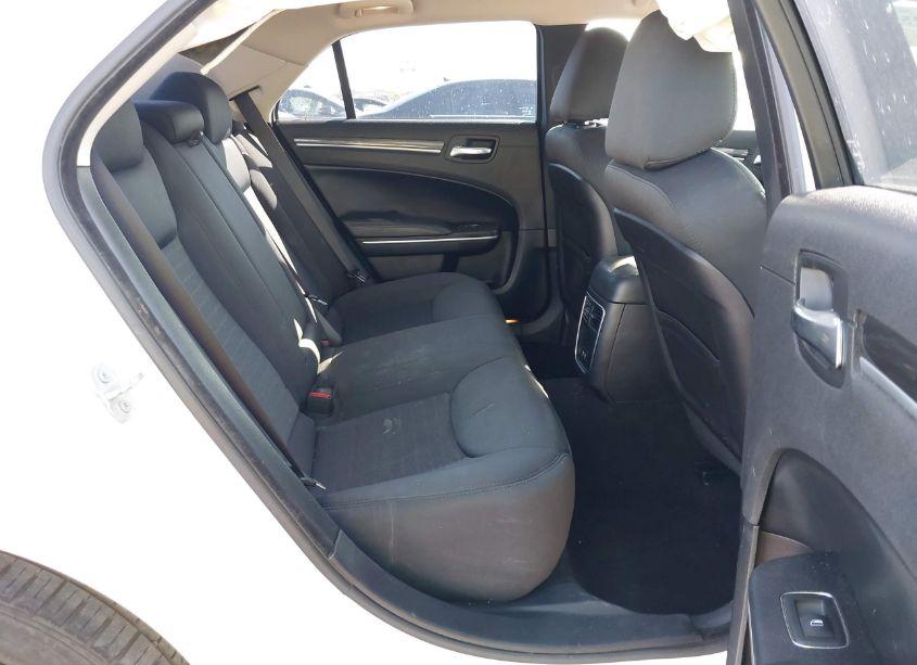 Photo 8 of 2019 Chrysler 300 TOURING (VIN 2C3CCAAG8KH758113)