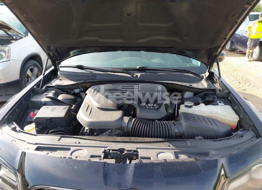 Photo 10 of 2021 Chrysler 300 TOURING L (VIN 2C3CCAAG8MH661593)