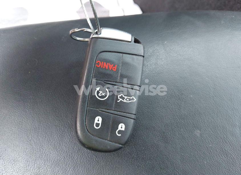 Photo 11 of 2021 Chrysler 300 TOURING L (VIN 2C3CCAAG8MH661593)