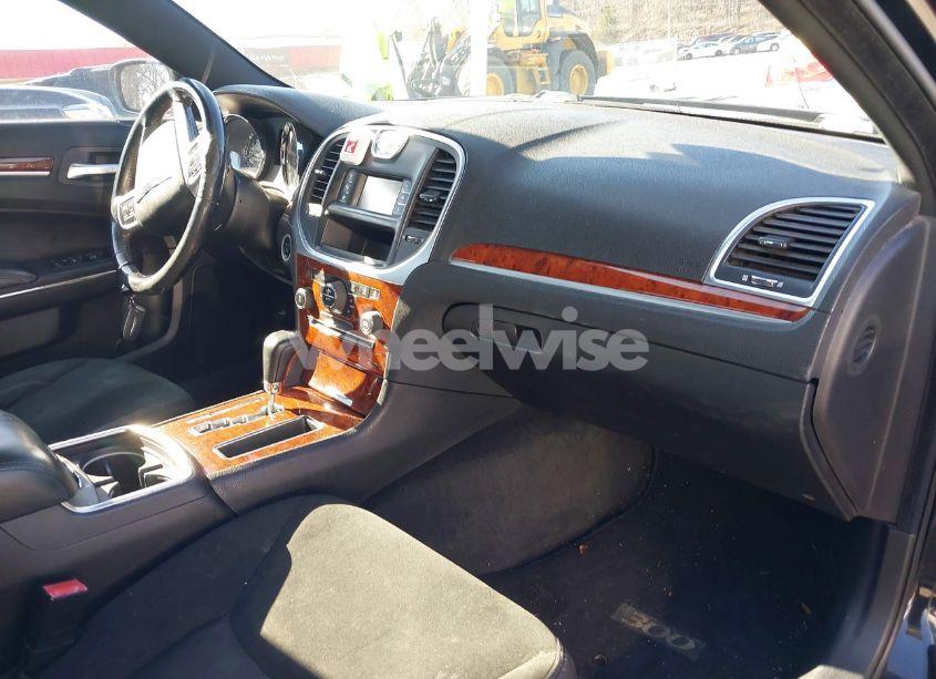 Photo 5 of 2012 Chrysler 300 (VIN 2C3CCAAG9CH127081)