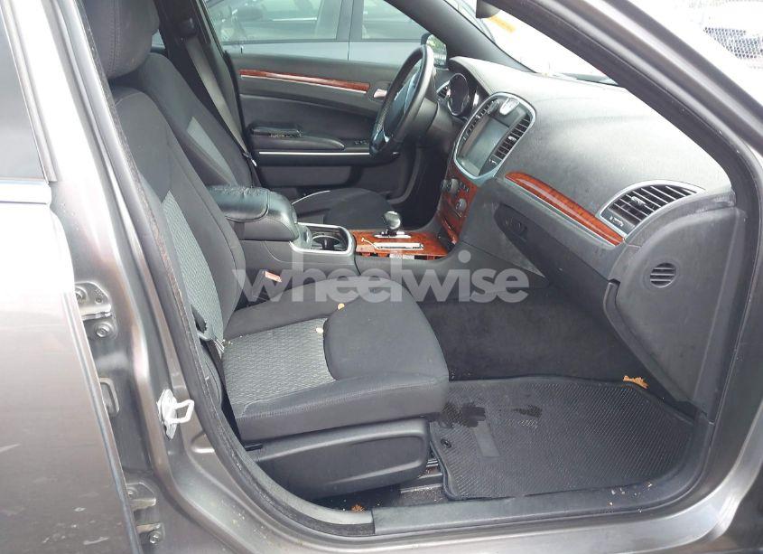 Photo 5 of 2012 Chrysler 300 (VIN 2C3CCAAG9CH261556)