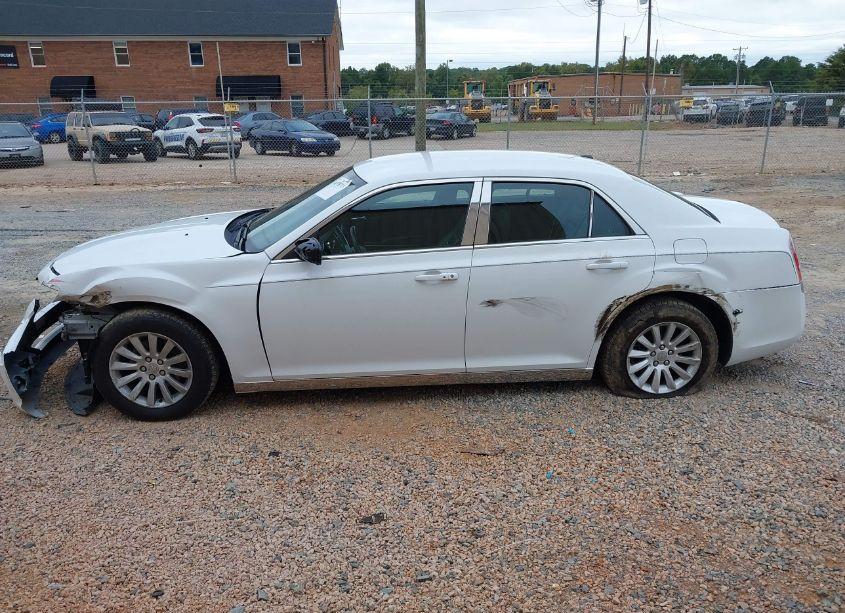 Photo 15 of 2013 Chrysler 300 MOTOWN (VIN 2C3CCAAG9DH506955)