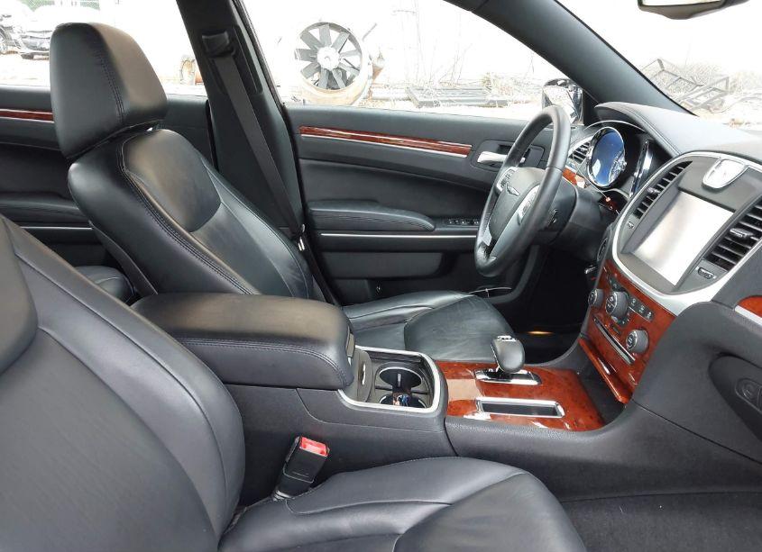 Photo 5 of 2013 Chrysler 300 MOTOWN (VIN 2C3CCAAG9DH506955)