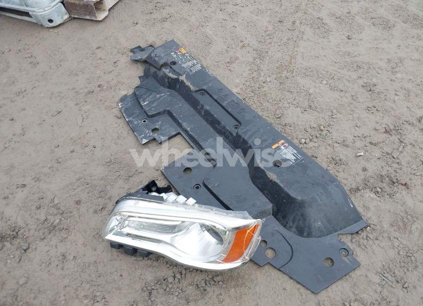 Photo 11 of 2013 Chrysler 300 MOTOWN (VIN 2C3CCAAG9DH508575)