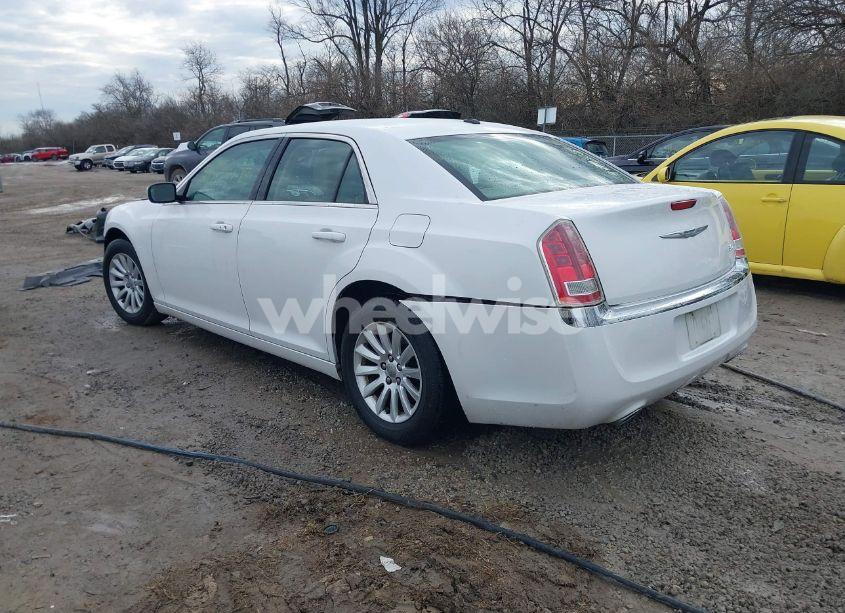 Photo 3 of 2013 Chrysler 300 MOTOWN (VIN 2C3CCAAG9DH508575)